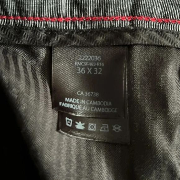 Kenneth Cole  Reaction Jeans - Picture 3 of 3